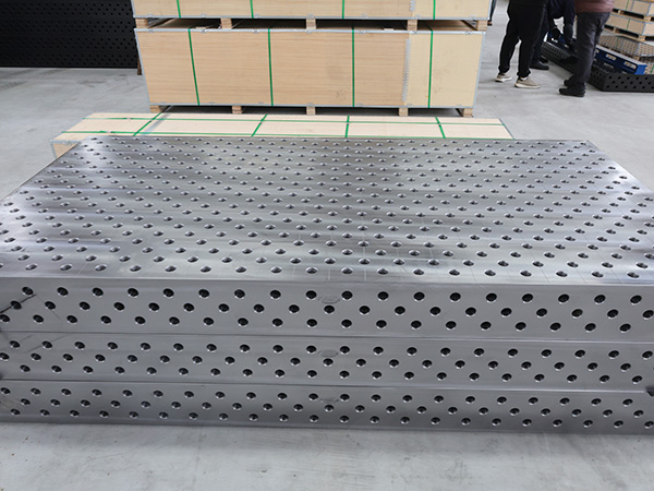 Methods to reduce casting defects of 3D welding platform